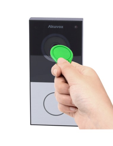VIDEOPORTERO 2 HILOS EN SUPERFICIE - CÁMARA 2 MPX | AUDIO BIDIRECCIONAL - APERTURA CON TARJETA MF, NFC Y BLE | 1 RELÉ - SIP ESTÁ