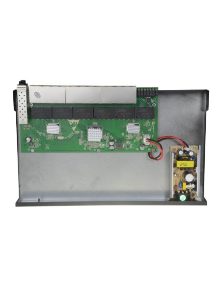 SWITCH - 24 PUERTOS RJ45 + 2 SFP GIGA - VELOCIDAD DE PUERTOS 10/100/1000 MBPS - MÁXIMO 20W - PLUG &AMP;AMP; PLAY - TECNOLOGÍA DE