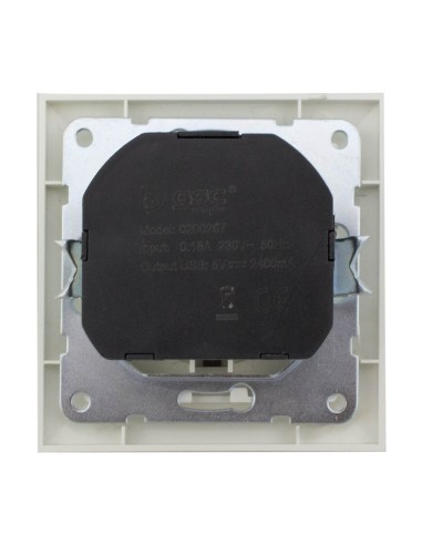 BASE EMPOTRAR SUCKO + 2 USB IOTA BLANCO