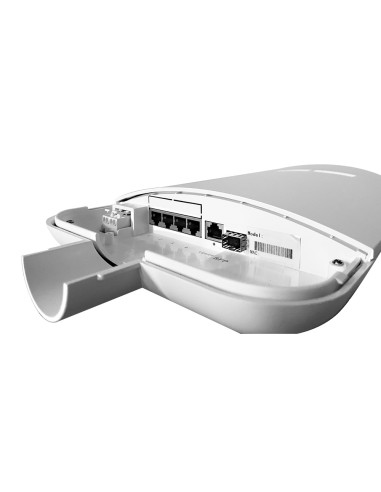 SWITCH POE DE EXTERIOR IP65 - 4 RJ45 POE + 1 UPLINK RJ45 + 1 UPLINK SFP - 4 X 100/1000 MBPS  1 X GIGABIT  1 X SFP  - 30 W POR PU