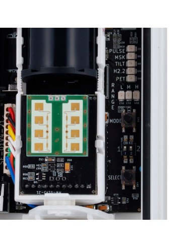 DETECTOR EXTERIOR DUEVI CABLEADO - DOBLE PIR Y MICROONDAS (24 GHZ) - DETECCIÓN 15 M / ANTIMASKING / INMUNE A MASCOTAS - ALIMENTA
